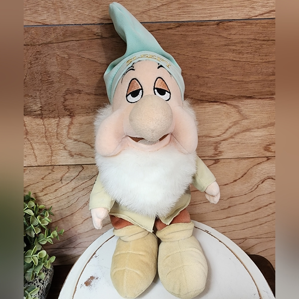 Disney Sleepy Dwarf (missing tag) 13"